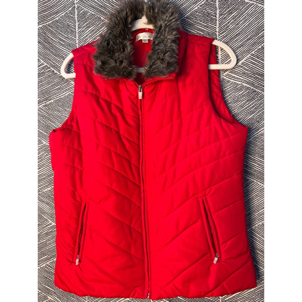 Studio Works Sport Red Chevron Quilted Puffer Vest Faux Fur Collar Womens Medium